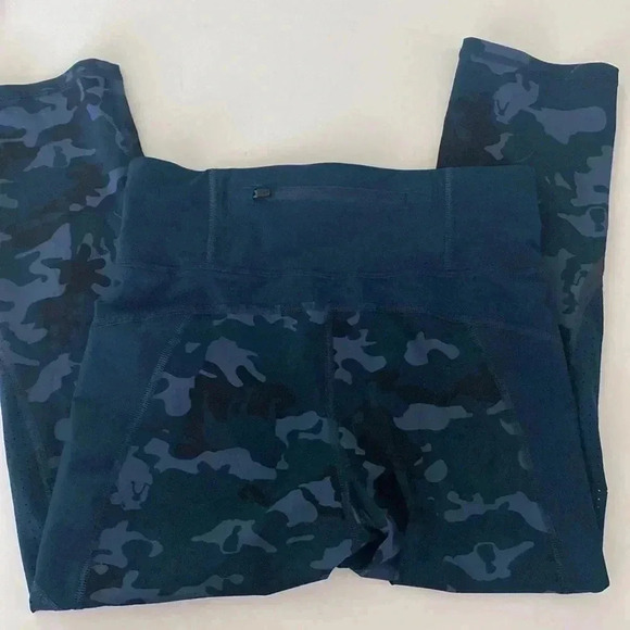 Sweaty Betty Zero Gravity Leggings Bull Dog Camo - Picture 10 of 12